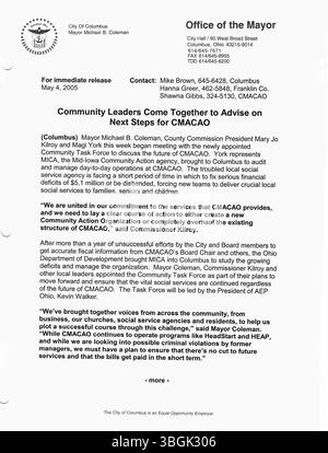 Diese Sammlung von 2005 Pressemitteilungen aus dem Büro von Bürgermeister Michael Coleman beleuchtet wichtige Ankündigungen und Aktionen unter seiner Leitung. Coleman schrieb Geschichte als erster afroamerikanischer Bürgermeister von Columbus und war 16 Jahre lang Bürgermeister. Stockfoto