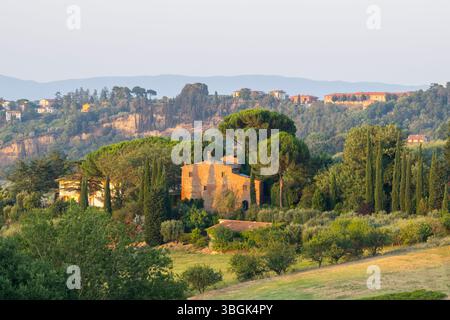Hügelige Landschaft in der Toskana, Blick von der oberen Stadtmauer von Montepulciano, Toskana, Italien, Europa Stockfoto