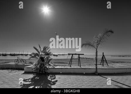 Playa Barnuevo, Strand, Boote, Idylle, Architektur, Santiago de Ribera, Mar Menor, autonome Region Murcia, Spanien, Stockfoto