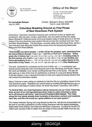 Diese Pressemitteilungen aus dem Jahr 2003 geben Einblicke in die politische Führung von Bürgermeister Michael Coleman, seine Initiativen und seine Dienste als erster afroamerikanischer Bürgermeister von Columbus, der von 2000 bis 2016 diente. Stockfoto
