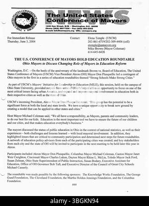 2004 veröffentlichte das Büro von Bürgermeister Michael Coleman offizielle Erklärungen zu seiner Führung und seinen Leistungen. Coleman, der erste afroamerikanische Bürgermeister von Columbus, hatte vier Amtszeiten inne und spielte eine Schlüsselrolle bei der Gestaltung der politischen und infrastrukturellen Landschaft der Stadt. Stockfoto