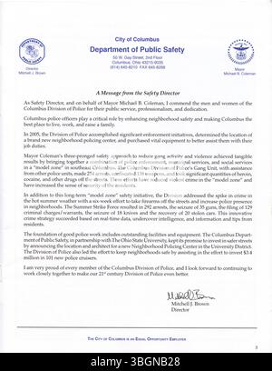 Dieser Abschnitt des Jahresberichts der Columbus Division of Police 2005 gibt einen Überblick über die Operationen der Abteilung, die Verbrechensverhütung und die Entwicklung von Programmen zur öffentlichen Sicherheit, die zur Stärkung der Beziehungen zwischen den Gemeinschaften gedacht sind. Stockfoto
