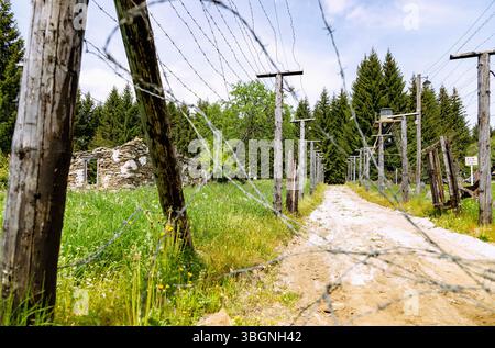 Gedenkstätte für Eisernen Vorhang im Moldau-Tal bei Bucina im Nationalpark Sumava in der Tschechischen Republik Stockfoto