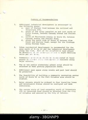 Auf dieser Seite des Area Plans von Port Columbus 1971 werden die Grenzen und Entwicklungsempfehlungen für die Region dargestellt. Das Gebiet wird von Agler Road im Norden, Interstate 270 und Hamilton Road im Osten, Penn Central und Baltimore and Ohio Railroad Gleise im Süden und Alum Creek im Westen begrenzt, wobei der Schwerpunkt auf Verbesserungen der Infrastruktur und des Verkehrs liegt. Stockfoto