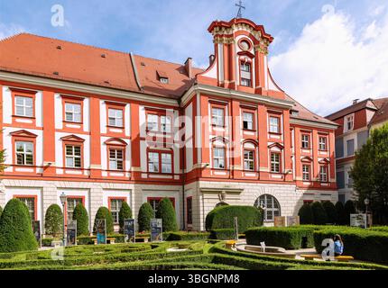 Ossolineum und Barockgarten (Barokowy ogrod) im Universitätsbezirk in der Altstadt (Stare Miasto) von Breslau (Breslau) in der Woiwodschaft Dolnoslaskie in Polen Stockfoto