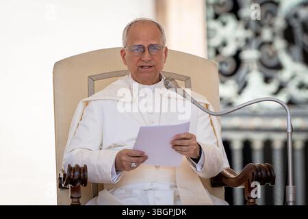 Vatikan, Vatikan. Juni 2025. Papst Leo XIV. Hält seine Rede während der traditionellen Generalaudienz am Mittwoch auf dem Petersplatz. (Credit Image: © Stefano Costantino/SOPA Images via ZUMA Press Wire) NUR REDAKTIONELLE VERWENDUNG! Nicht für kommerzielle ZWECKE! Stockfoto
