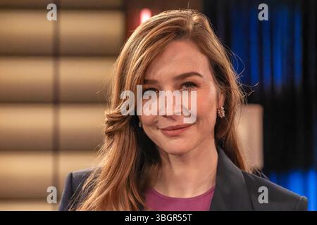 Kölnertreff aus Köln am 06. Juni 2025. Im Bild Katrin Bauernfeind, Journalistin, Moderatorin und Schauspielerin. Köln Nordrhein-Westfalen Deutschland *** KölnerTreff aus Köln am 06. Juni 2025 im Bild Katrin Bauernfeind, Journalistin, Moderatorin und Schauspielerin Köln Nordrhein-Westfalen Deutschland Stockfoto