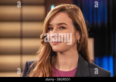 Kölnertreff aus Köln am 06. Juni 2025. Im Bild Katrin Bauernfeind, Journalistin, Moderatorin und Schauspielerin. Köln Nordrhein-Westfalen Deutschland *** KölnerTreff aus Köln am 06. Juni 2025 im Bild Katrin Bauernfeind, Journalistin, Moderatorin und Schauspielerin Köln Nordrhein-Westfalen Deutschland Stockfoto