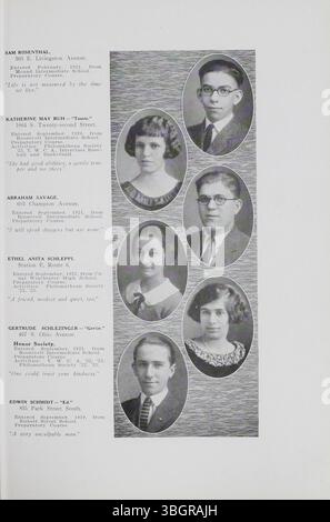 Das Jahrbuch 1923 der South High School, das „The Annual“ genannt wird, erinnert an die Geschichte der Schule und ihre zahlreichen Verlagerungen. Ursprünglich 1895 gegründet, zog die South High 1924 an ihren vierten Standort in der Ann Street, die heute noch genutzt wird. Der Ort der Barrett Junior High School wurde nach C.S. Barrett, dem ersten Direktor der Schule, benannt und würdigte seine Beiträge zum Erbe der Schule. Stockfoto