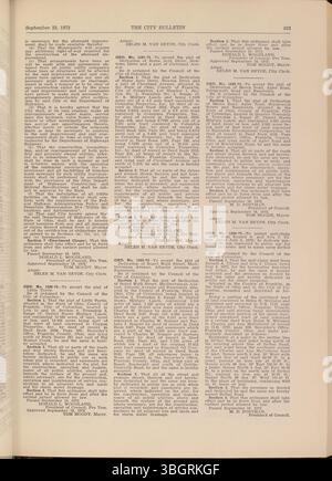 Das Columbus City Bulletin von 1972, das vom Stadtschreiber betreut wird, enthält die erörterungen der Stadt, Verordnungen, Beschlüsse, Ausschreibungen, Vorschläge, Notizen zum öffentlichen Dienst und Aktivitäten des Vorstands, in denen Maßnahmen und Aktualisierungen der Stadtverwaltung zusammengefasst werden. Stockfoto