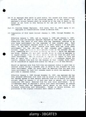 Verordnung Nr. 790-87 legt Gehälter, Löhne und Arbeitsbedingungen für Verwaltungs-, Berufs-, Aufsichts- und vertrauliche (nicht verhandlungsfähige) Mitarbeiter in Columbus (Ohio) fest. Ausgeschlossen sind uniformierte Mitarbeiter der Feuer- und Polizeiabteilungen sowie Mitarbeiter des Gesundheitsministeriums. Dieser Verordnung liegt eine Notfallerklärung bei. Stockfoto