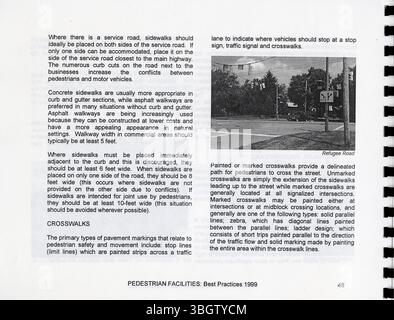 Der Leitfaden für bewährte Verfahren für Fußgängereinrichtungen 1999 bietet lokalen Gemeinden einen umfassenden Ansatz zur Entwicklung oder Verbesserung der Fußgängerinfrastruktur. Es präsentiert Beispiele erfolgreicher Projekte aus den USA zur Verbesserung der Fußgängersicherheit, Zugänglichkeit und Stadtgestaltung. Stockfoto