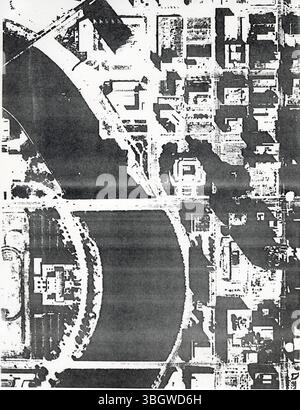 Der Bericht der Riverfront Development Task Force von 1984 enthält Empfehlungen zur Wiederbelebung des Flussufers von Columbus, Ohio. Der Bericht betont, wie wichtig es ist, wirtschaftliche, Freizeit- und Umweltbelange bei der Erstellung des Strategieplans für die Flussufer zur Verbesserung der Gesamtentwicklung der Stadt auszugleichen. Stockfoto
