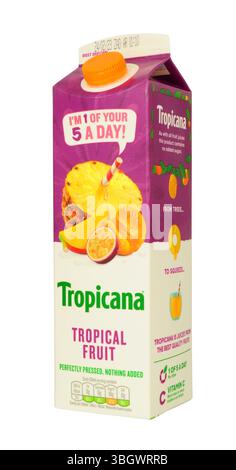 Tropicana tropisches Fruchtsaftgetränk in einem 850-ml-Karton Stockfoto