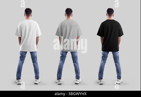 Mockup eines weißen, heidekrauten, schwarzen übergroßen T-Shirts, hinten, auf einem langen Mann, isoliert auf Hintergrund. Streetwear-Vorlage, für Design, Branding. Se Stockfoto