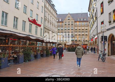 München - 20. Dezember 2023: Liebfrauenstrase Stockfoto