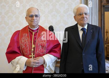 Papst Leo XIV. Hält am 6. Juni 2025 eine Privataudienz mit dem italienischen Präsidenten Sergio Mattarella im Vatikan ab. Foto: (EV) Vatican Media/ABACAPRESS.COM Credit: Abaca Press/Alamy Live News Stockfoto