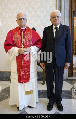 Papst Leo XIV. Hält am 6. Juni 2025 eine Privataudienz mit dem italienischen Präsidenten Sergio Mattarella im Vatikan ab. Foto: (EV) Vatican Media/ABACAPRESS.COM Credit: Abaca Press/Alamy Live News Stockfoto