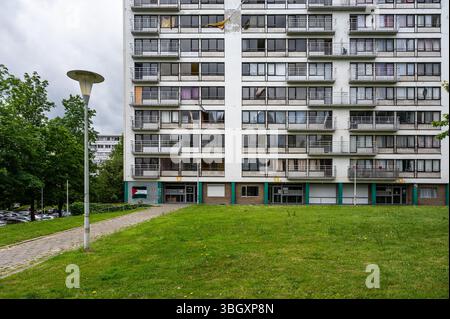 Sozialwohnungen in der Peterbos Borrow in Anderlecht, Brüssel, Belgien, 5. Juni 2025 Stockfoto