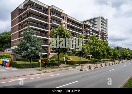 Sozialwohnungen in der Peterbos Borrow in Anderlecht, Brüssel, Belgien, 5. Juni 2025 Stockfoto