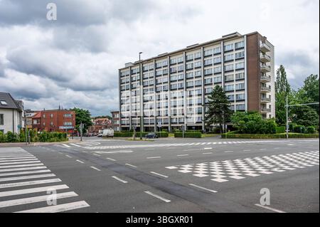 Sozialwohnungen in der Peterbos Borrow in Anderlecht, Brüssel, Belgien, 5. Juni 2025 Stockfoto