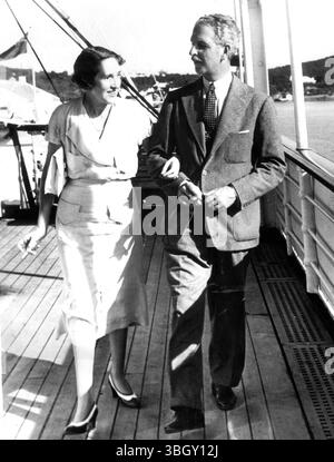 Mr. Und Mrs. Cuthbert Stewart aus Regent's Park, die auf einem Schiff in Bermuda unterwegs waren, verpachteten ihre Residenz für kurze Zeit an Herzogin Wallis Simpson, amerikanische Sozialistin und Ehefrau von Prinz Edward, Herzog von Windsor, der früher König Edward VIII. War, der seinen Thron abgab, um sie zu heiraten. 14/11/1936 Stockfoto