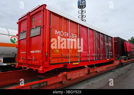 Messe München. Die Transportlogistik ist die weltweit größte Fachmesse für Logistik, Mobilität, IT und Supply Chain Management. Foto: Rail Cargo Group, ÖBB Zug, Railcargo-Transport *** die Messe München Transport Logistic ist die weltweit größte Fachmesse für Logistik, Mobilität, IT und Supply Chain Management Photo Rail Cargo Group, ÖBB Zug, Railcargo Transport Stockfoto