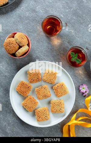 Maamoul Teller, arabisches nahöstliches Essen, diente als Eid Gastfreundschaft. Stockfoto