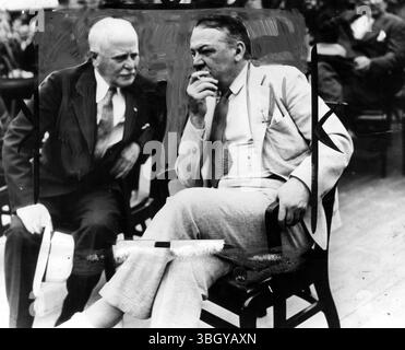 General Hugh Johnson spricht mit dem Kongressabgeordneten Charles Martin. 17. Juli 1934 Stockfoto