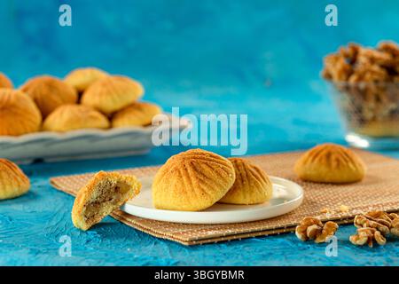 Mit Pistazien gefüllte Maamoul, arabische nahöstliche Gastfreundschaft. Stockfoto