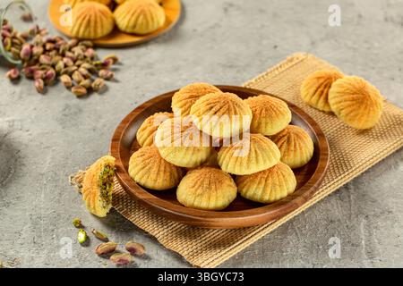 Maamoul-Teller, arabische Speisen aus dem Nahen Osten, serviert während des Eid. Stockfoto