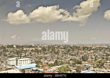 Luftaufnahme der Stadt Addis Abeba, zeigt die dicht gepackten Häuser Stockfoto
