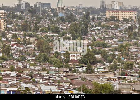 Luftaufnahme der Stadt Addis Abeba, zeigt die dicht gepackten Häuser Stockfoto