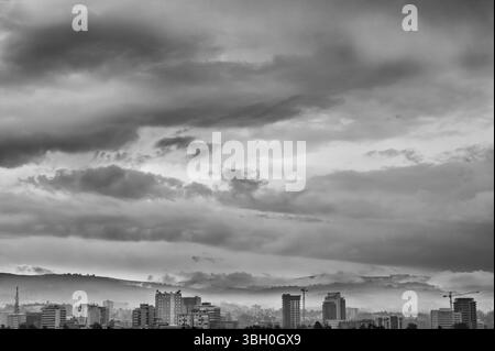 Luftaufnahme der Stadt Addis Abeba, zeigt die dicht gepackten Häuser Stockfoto