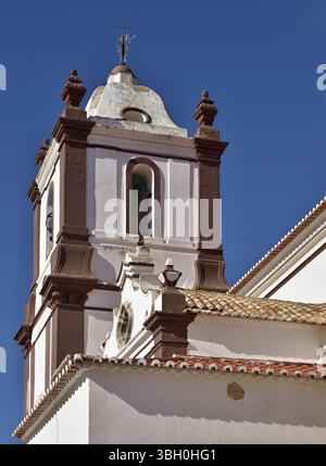 Historischer Kirchturm in der Altstadt von Silves Stockfoto