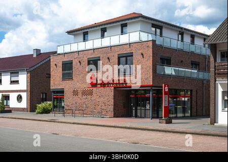 Geeste-Dalum, Niedersachsen, Deutschland, 14. Juli 2024 - Bankagentur der Sparkasse, Europa Stockfoto
