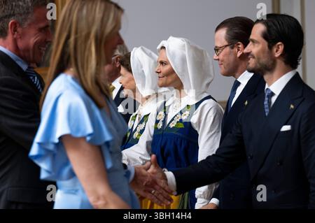 Stockholm, Schweden. Juni 2025. STOCKHOLM, SCHWEDEN 20250606Die königliche Familie empfängt Gäste zu einem Empfang zum Nationalfeiertag im Stockholmer Palast im Zusammenhang mit dem schwedischen Nationalfeiertag am 6. Juni. Foto: Pontus Lundahl/TT/Code 10050 Credit: TT News Agency/Alamy Live News Stockfoto