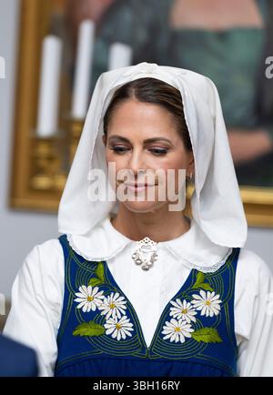Stockholm, Schweden. Juni 2025. STOCKHOLM, SCHWEDEN 20250606Prinzessin Madeleine empfängt Gäste bei einem Empfang zum Nationalfeiertag im Stockholmer Palast im Zusammenhang mit dem schwedischen Nationalfeiertag am 6. Juni. Foto: Pontus Lundahl/TT/Code 10050 Credit: TT News Agency/Alamy Live News Stockfoto