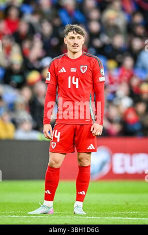 Cardiff City Stadium, Cardiff, Großbritannien. Juni 2025. Qualifikationsgruppe J internationaler Fußball zur FIFA-Weltmeisterschaft, Wales gegen Liechtenstein; Connor Roberts of Wales Credit: Action Plus Sports/Alamy Live News Stockfoto