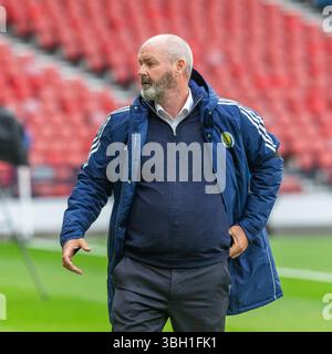 Juni 2025. Glasgow, Großbritannien. Schottland spielte Island in einem internationalen Freundschaftsspiel im schottischen Nationalstadion Hampden Park in Glasgow. Das Ergebnis war Schottland 1:3, Island Image von Steve Clarke, schottischer Teamtrainer, Credit: Findlay / Alamy Live News Stockfoto