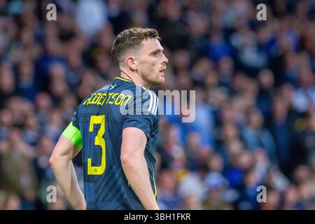 Juni 2025. Glasgow, Großbritannien. Schottland spielte Island in einem internationalen Freundschaftsspiel im schottischen Nationalstadion Hampden Park in Glasgow. Das Ergebnis war Schottland 1:3, Island Image von Andy Robertson, schottischer Kapitän. Quelle: Findlay / Alamy Live News Stockfoto
