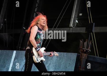 Trondheim, Norwegen. Juni 2025. Die englische Heavy-Metal-Band Iron Maiden tritt während des norwegischen Musikfestivals Trondheim Rocks 2025 in Trondheim auf. Hier ist Gitarrist Janick Gers live auf der Bühne zu sehen. Stockfoto