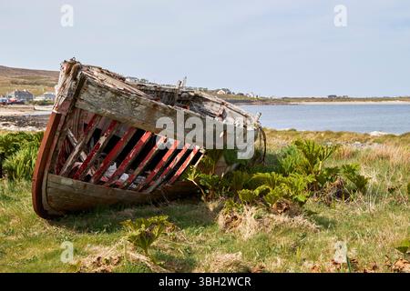 Wrack des alten hölzernen Fischerbootes blacksod County Mayo republik irland Stockfoto