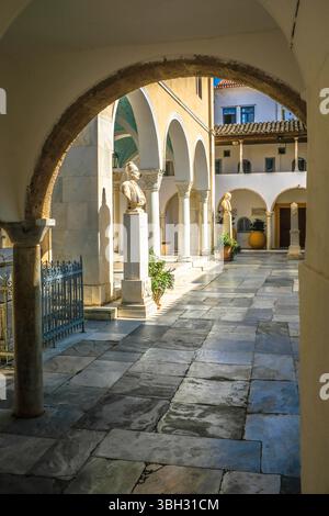 Grecia. Isola di Idra. Chiesa dell' Assunzione della Vergine Maria. Griechenland. Hydra Island. Die Kathedrale Stockfoto