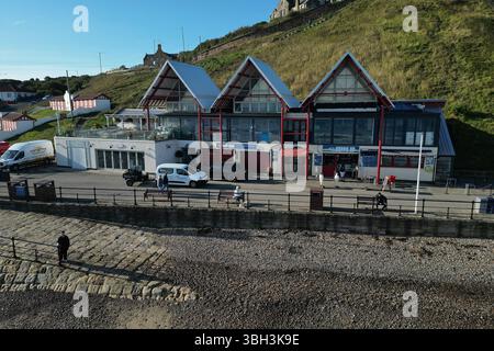 Blick aus der Vogelperspektive auf das Seaview Restaurant, Saltburn by the Sea British Seaside Resort, North Yorkshire Stockfoto