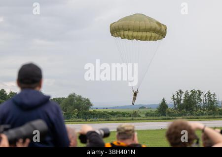 Pardubice, Tschechische Republik. Juni 2025. Pardubice Airshow 2025, 33. Jährliche Flugschau am Flughafen Pardubice am 7. Juni 2025 in Pardubice, Tschechische Republik. Quelle: Josef Vostarek/CTK Photo/Alamy Live News Stockfoto
