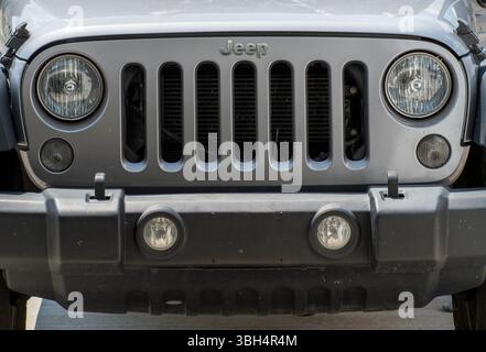 SPRINGVILLE, UT – 8. JUNI 2025: Vorderansicht des Jeep Wrangler Unlimited in Springville. Bekannt für robustes Design und Geländegängigkeit. Stockfoto