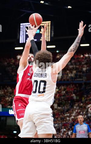 Mailand, Italien. Juni 2025. Nikola Mirotic (EA7 Emporio Armani Olimpia Milano) während der Playoff - Halbfinale - EA7 Emporio Armani Milano vs Virtus Segafredo Bologna, italienische Basketball Serie A Spiel in Mailand, Italien, 07. Juni 2025 Credit: Independent Photo Agency/Alamy Live News Stockfoto