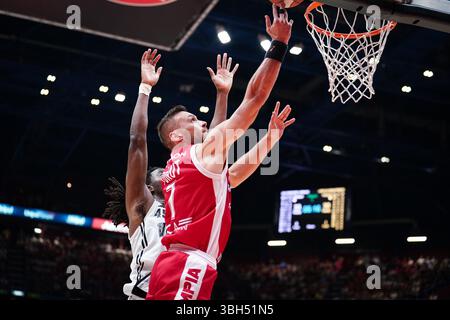 Mailand, Italien. Juni 2025. Stefano Tonut (EA7 Emporio Armani Olimpia Milano) während der Playoff - Halbfinale - EA7 Emporio Armani Milano vs Virtus Segafredo Bologna, italienische Basketball Serie A Spiel in Mailand, Italien, 07. Juni 2025 Credit: Independent Photo Agency/Alamy Live News Stockfoto