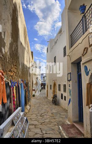 Enge Straße der alten Medina in Hammamet, Tunesien, Mittelmeer, Afrika, HDR, Tunesien, Afrika Stockfoto